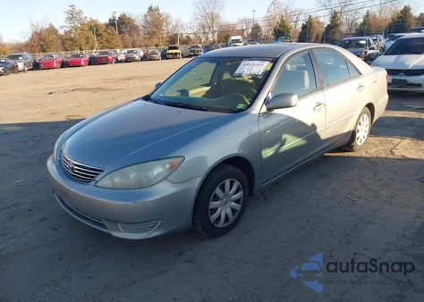2005 Toyota Camry Le from USA, damaged, VIN 4T1BE30K55U569175